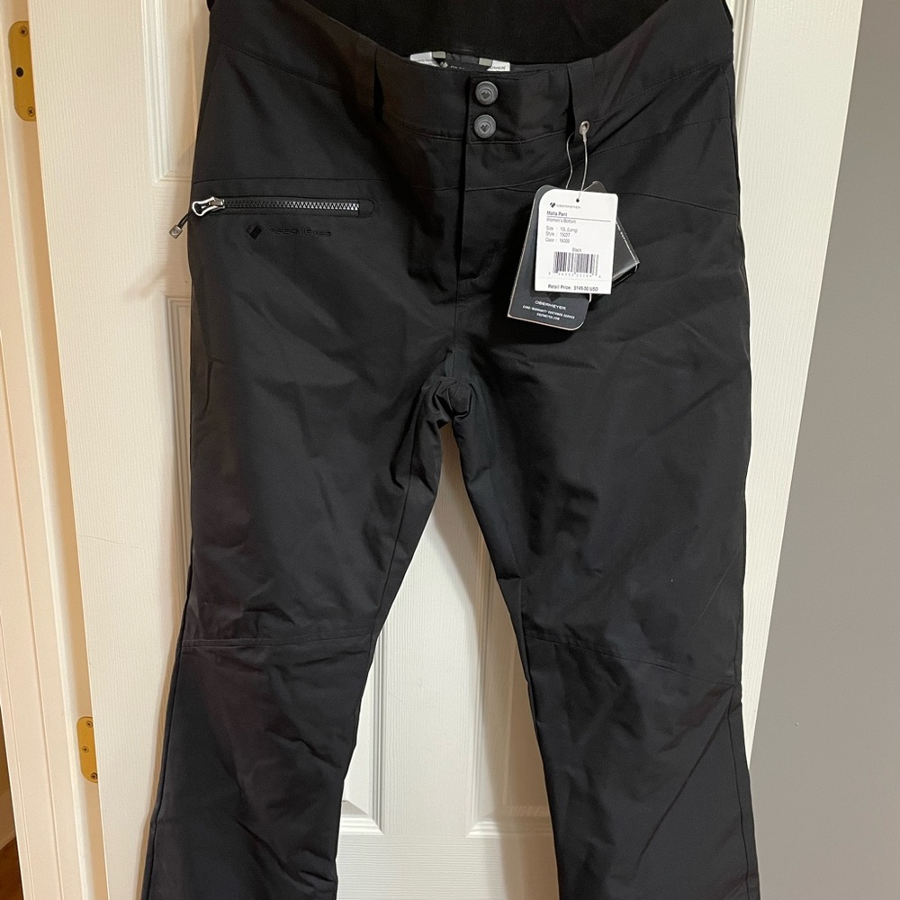 Obermeyer women’s ski pant. Size 10L. Brand new!